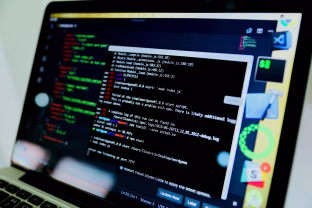 Internete esate tarsi nuogi: jei naudojatės internetu, jus gali sekti net be slapukų, atskleista, kaip tai daroma