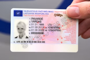 Tūkstančiams lietuvių teks keisti vairuotojo pažymėjimus: pasakė, iki kada tai padaryti, bauda siekia net 5000 eurų