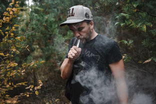 Kiek nuodų įkvepi su kiekvienu dūmu? Naujas tyrimas atskleidė, kas slepiasi lietuvių pamėgtose cigaretėse