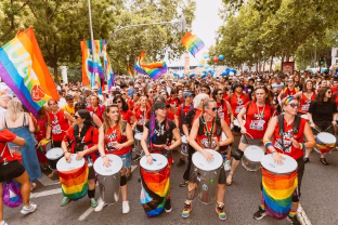 Milžiniška LGBTQ+ eisena Madride: susirinko net milijonas žmonių, šventinė nuotaika ir rimti perspėjimai