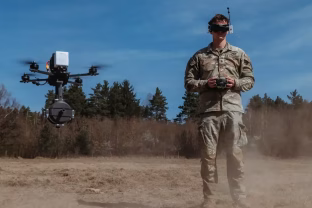 Karo technologijų lūžis: JAV perima Ukrainos taktiką, dronų gamyba šaus į kosmines aukštumas