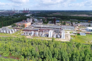 Sprogimai nugriaudėjo netoli Maskvos: dronai pasiekė svarbų strateginį objektą, bet Kremlius tyli