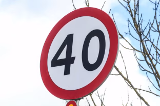 Vienas klaidingas paspaudimas ir liksi be teisių: net ir 1 km/h gali kainuoti šimtus eurų