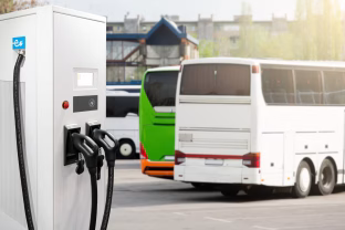 Atnaujintas paraiškų priėmimas dėl paramos viešoms elektrinio sunkiojo transporto įkrovimo stotelėms