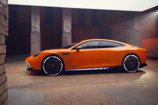 „Mercedes-AMG“ triukšmingoje šventėje pristatė įspūdingų parametrų koncepcinį „AMG GT XX“