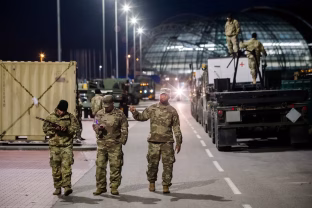 Naujas saugumo planas Ukrainai: trys gynybos linijos, NATO parama ir laukiamas Maskvos įniršis
