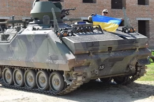 Net sena geležis gali būti vertingesnė už modernų blizgesį: kaip „M113“ išgelbėjo po minosvaidžio smūgio
