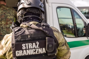 Lenkija susiduria su rimtomis problemomis: pasienyje užfiksuota 130 bandymų kirsti sieną, situacija įtempta