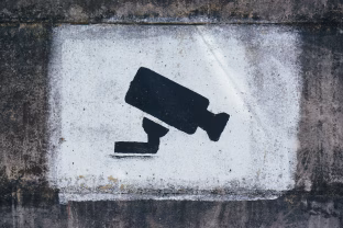 Teismų sprendimai šokiruoja daugelį: kodėl už tą patį nusikaltimą vienas sėda ilgam, o kitas vos porai metų?