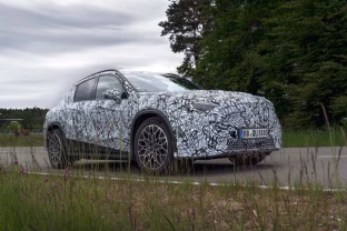 „Mercedes-Benz“ ruošiasi pristatyti svarbiausią savo elektromobilį, ar elektrinis GLC taps naująja klasika?