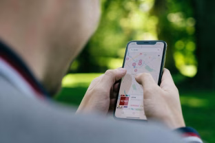 „Google Maps“ programėlė pasipildė naujomis galimybėmis, bet lietuviai jų negaus, pasakė, kodėl