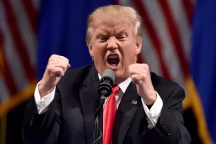 Trumpas siunčia žinutę buvusiam JAV prezidentui: pažėrė gausybę kaltinimų, tarp jų ir dėl karo Ukrainoje