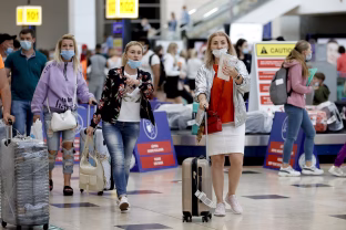 Turistai iš Rusijos šturmuoja Europą: kelionių augimas kelia klausimų ir apie moralę, ir apie saugumą