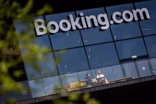 Viešbučiai stoja į kovą su „Booking“: 20 metų tylos, kurie virto teisine kova su populiaria platforma