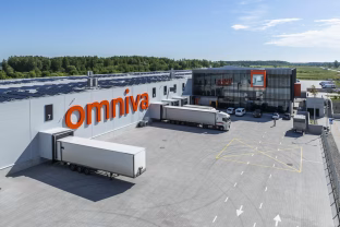 „Omniva“ skelbia apie rekordinius rezultatus: per pusmetį Lietuvoje jau pristatė daugiau kaip 7,2 mln. siuntų