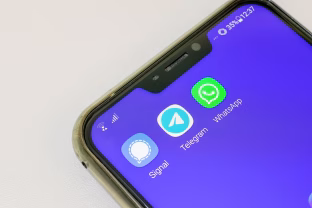 Pilnos padalos išmaniajame telefone dar nereiškia greito interneto, „Bitės“ ekspertas paaiškino kodėl
