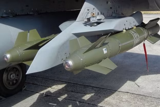 NATO bombos pavertė rusų bazę griuvėsiais: ukrainiečiai surengė galingą smūgį, viskas užfiksuota įrašuose