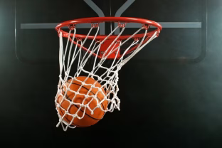 „Rimi“ vyksta „EuroBasket 2025“ lobių medžioklė: pirkėjai kviečiami kamuolius ir laimėti prizus