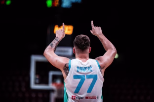 „EuroBasket 2025“ žaidėjų marškinėlių numeriai: odėl Dončičius, Valančiūnas ir kiti renkasi keistus numerius?