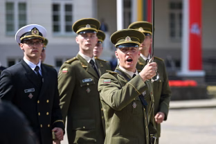 KAM trečdaliu didina karininkų rengimą: siekiama laiku išvystyti diviziją ir sustiprinti karinius pajėgumus