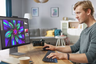 „Philips Monitors“ pristato naująjį „Brilliance 27E3U7903“ modelį su itin aukštos raiškos ekranu
