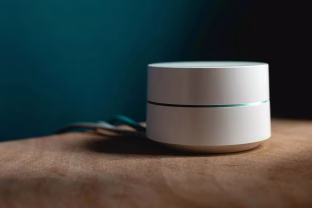 Ieškoma būdų, kaip suteikti antrą gyvenimą naudotiems telefonams ar kitai technikai, ką renkasi lietuviai?