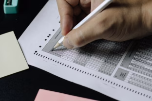 Stulbinantis intelekto koeficientas: protingiausia moteris istorijoje, kuri aplenkė net ir Einšteiną