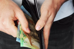 Pasirūpinkite grynaisiais pinigais dabar pat, ekspertai įspėja, kad vienas įvykis gali sujaukti visus planus