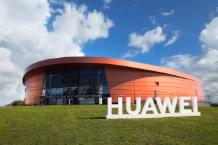 Paryžiuje pristatyti naujausi „Huawei“ dėvimieji įrenginiai: ilgaamžė baterija ir profesionalios sporto funkcijos