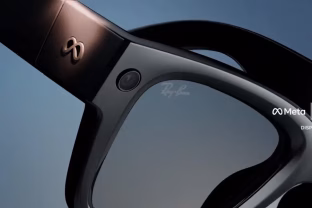 „Meta“ paskelbė apie naujuosius „Ray-Ban Display“ išmaniuosius akinius su spalvotu ir itin ryškiu ekranu