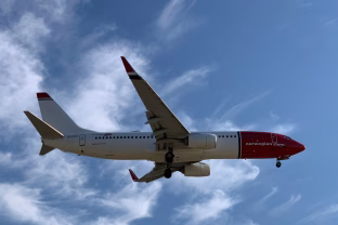 Kardinalūs skrydžių pokyčiai prieš atostogas: sprendimas, kuris palies tūkstančius keliautojų Lietuvoje