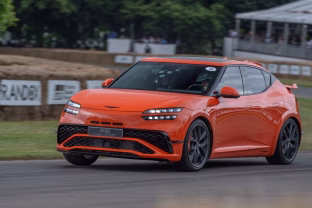 „Genesis“ atlieka įspūdingus naujojo elektromobilio bandymus, „GV60 Magma“ keliauja po visą pasaulį