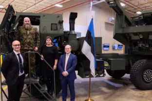 Baltijos šalių gynyba kyla į naują lygį: Estija įsigyja dar daugiau galingų „Himars“ ir „Atacms“ raketų