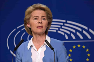 Von der Leyen paskelbė apie svarbiausią finansinę injekciją: Ukrainai skirta 2 mlrd. eurų dronų gamybai