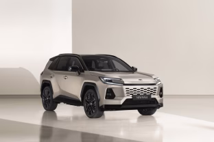 Norinčių įsigyti naująjį „Toyota RAV4“ daugėja, Lietuvoje jau prasidėjo išankstiniai užsakymai