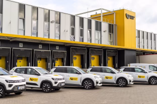 Trečdalis Lietuvos pašto automobilių taps elektriniai: žada mažiau taršos ir greitesnes paslaugas