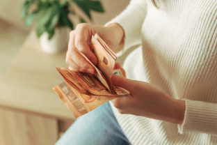 Kritulių nenumatoma, bet pinigų lietus bus: šiems Zodiako ženklams artėja stulbinanti finansinė sėkmė