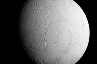 NASA atradimas sukrėtė mokslo pasaulį: šis mažas mėnulis gali turėti tai, ko Žemė neteko labai seniai