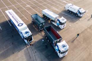 Prasideda elektrinių sunkvežimių bumas: „Scania“ turas po Europą keičia požiūrį į transporto ateitį
