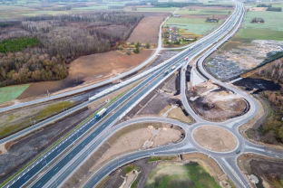 Lietuvos keliuose diegiamos modernios technologijos, pasakė, kuo jos naudingos vairuotojams