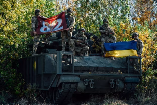 Mūšio lauko pranašumas: Ukrainos desantininkai naudoja amerikietiškas pėstininkų kovos mašinas