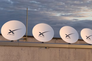 Ukrainiečiai turi problemų su „Starlink“: dėl lėto ryšio Ukrainos robotai fronte tampa beveik bejėgiai