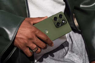 Į Europą atvyksta ploniausias „Motorola“ sukurtas telefonas, jau žinoma ir kiek jis kainuos