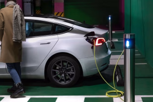 Elektromobilio įkrovos stotelių įrengimas daugiabučiuose, vis dar sunkiai išsprendžiamas rebusas