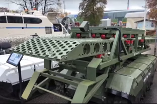 Naujas Rusijos išradimas šokiravo ekspertu: pademonstravo tiltą-robotą, galintį veikti be žmogaus