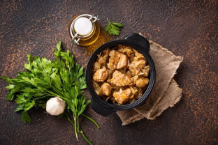 Pigiau nei vištiena, bet skaniau nei jautiena: pateikiami receptai tiems, kas nori sutaupyti ir skaniai pavalgyti