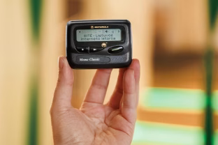 Blykstelėjo ir staiga išnyko: trumpa pranešimų gaviklių sėkmės istorija, viską pakeitė vienas įrenginys