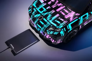 Automobilių rinkos ateitis: „Porsche“ ruošia elektromobilį, kurio įkrovimui nereikės jokių laidų