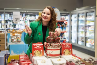 Kūčių stalas be vargo: lietuviai vis dažniau renkasi paruoštus patiekalus, štai ką perka dažniausiai