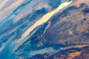 Milžiniškas geologinis netikėtumas: paaiškėjo, jog Žemės pluta skeldėja, bet to niekas nepastebėjo